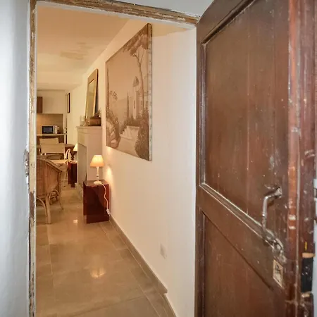 1 Bedroom Cozy In Lejlighed